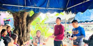โรงเรียนบ้านป่าจี้แจกเงินค่าเครื่องแบบนักเรียนเพิ่มเติม 76 ราย